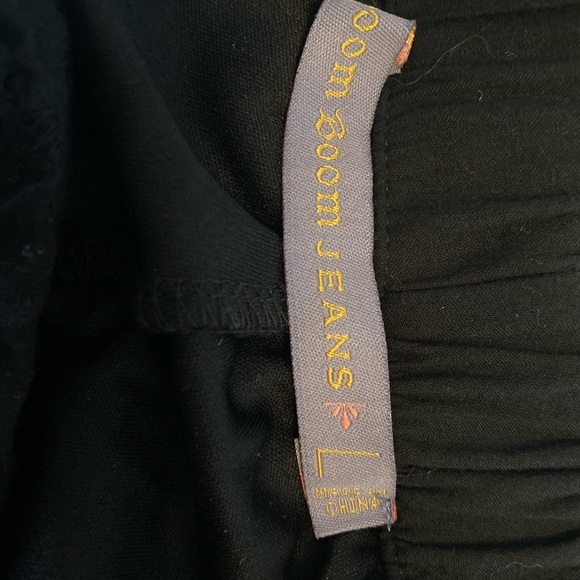 Black shorts - Picture 3 of 3